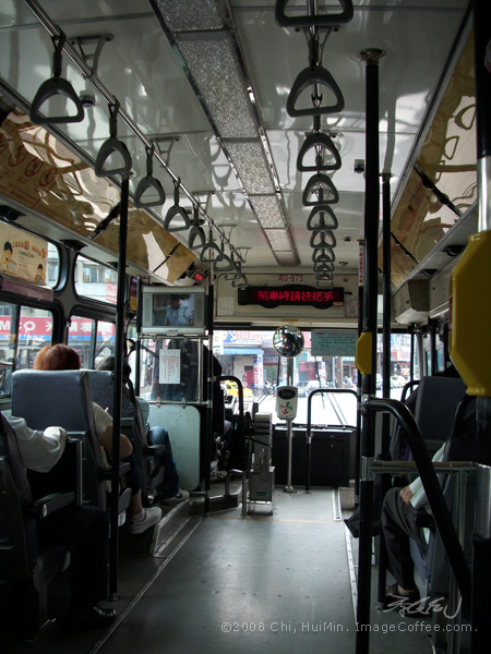 Taipei City Bus 台北公車內